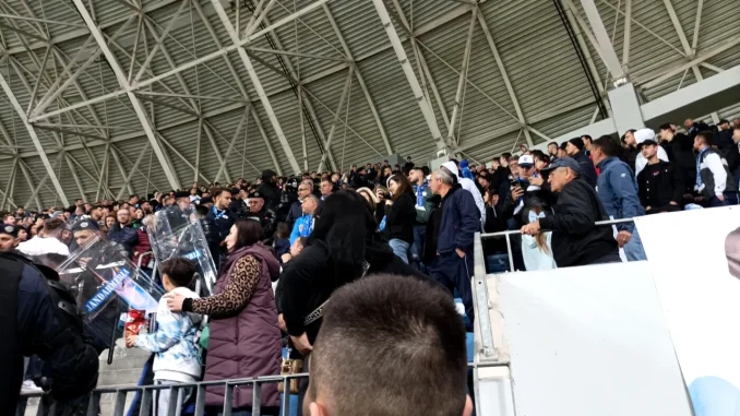 Conflict-politic-in-tribune-la-Universitatea-Craiova-FCSB-Jandarmii-prezenti-la-stadion-au-intervenit-de-urgenta-1400x788
