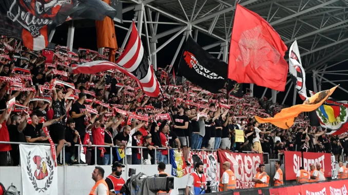 Fanii-lui-Dinamo-scandal-cu-jandarmii-dupa-infrangerea-cu-Universitatea-Craiova-1400x785