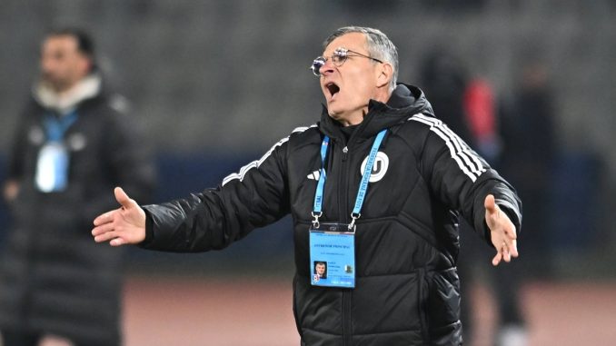 Ovidiu Ioan Sabau reac�›ionează in meciul de fotbal dintre Universitatea Cluj si FCSB, cont�¢nd pentru Superliga Superb
