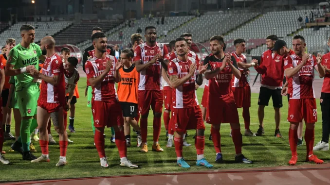 Fotbalistul-care-a-retrogradat-cu-Dinamo-a-intrat-in-dizgratia-fanilor-noii-echipe-din-Superliga-Mesajul-dur-afisat-la-stadion-„Out-1400x1050