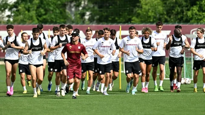 Fotbalistul-se-intoarce-la-Rapid-si-a-dat-verdictul-despre-doi-antrenori-de-pe-lista-lui-Dan-Sucu.-„Isaila-propune-un-fotbal-ofensiv-iar-cu-Bergodi-am-jucat-cel-mai-frumos.-EXCLUSIV-1400x652