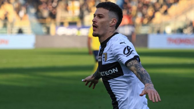 Dennis Man (Parma Calcio) celebrates after scoring the goal of 1-0 during Parma Calcio vs SS Lazio, Italian soccer Serie A match in Parma, Italy, December 01 2024
