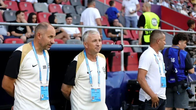https___www.prosport.ro_wp-content_uploads_2025_07_Starea-de-sanatate-a-lui-Dan-Petrescu-dupa-ce-a-acuzat-probleme-mari-la-finalul-partidei-FCSB-CFR-Cluj-1400x933